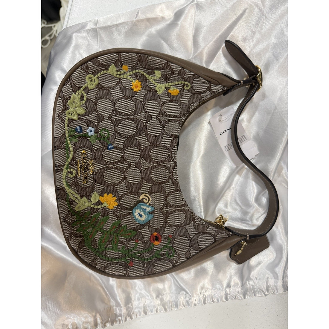 B2-013 NWT Coach Emily Shoulder Bag in Signature Jacquard with Floral Embroidery CDX19