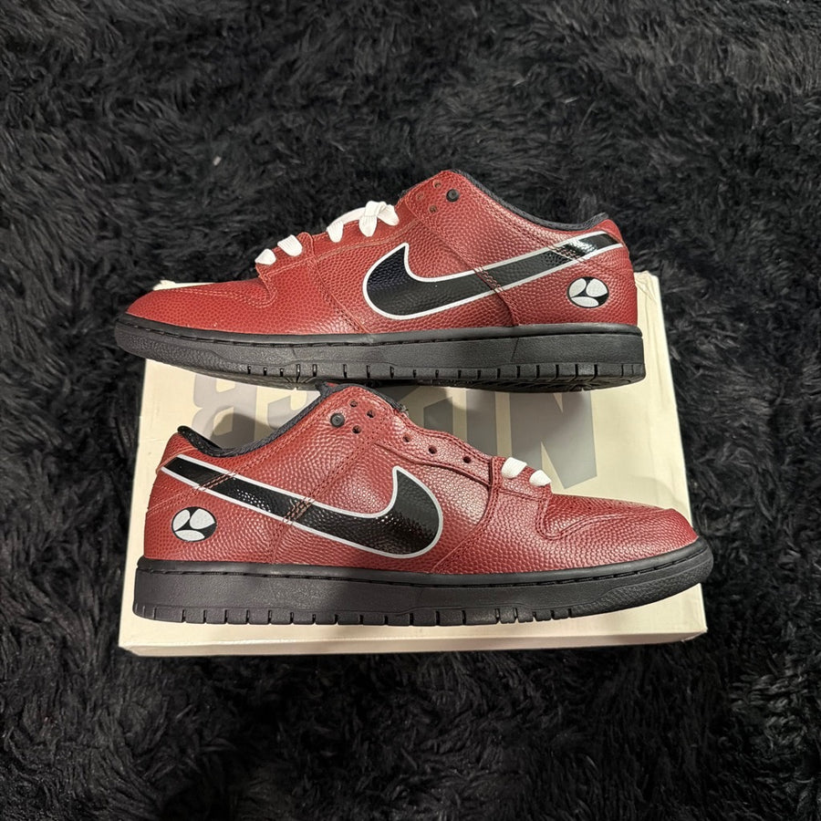 Nike SB Dunk Low Men's Size 11 HJ4131-200 Box Extra Laces