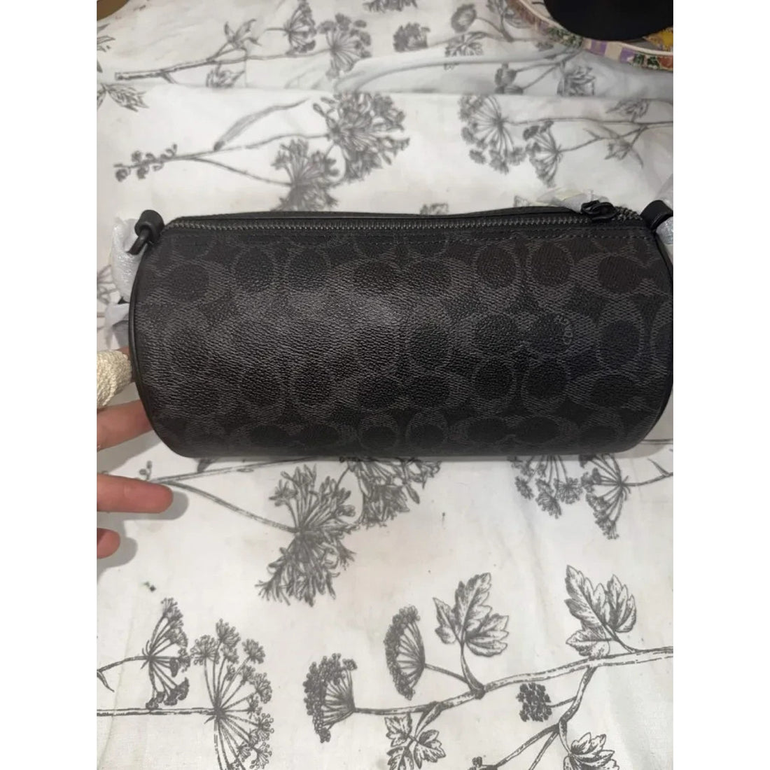 B9-004 NWT Coach Andre Barrel Bag 24 Signature Canvas Black Signature CET75