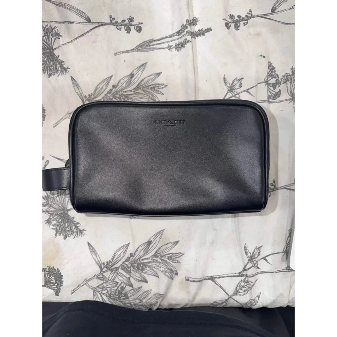 B5-008 NWT Coach Small Travel Kit in Smooth Leather CAT30 Pouch Leather Black