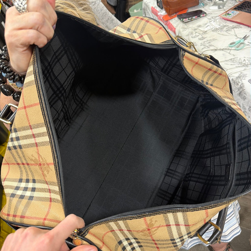 Burberrys duffle black check lining interior
