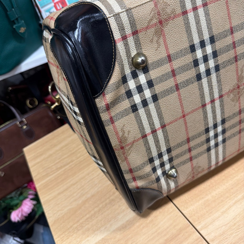 Burberrys duffle leather corner condition