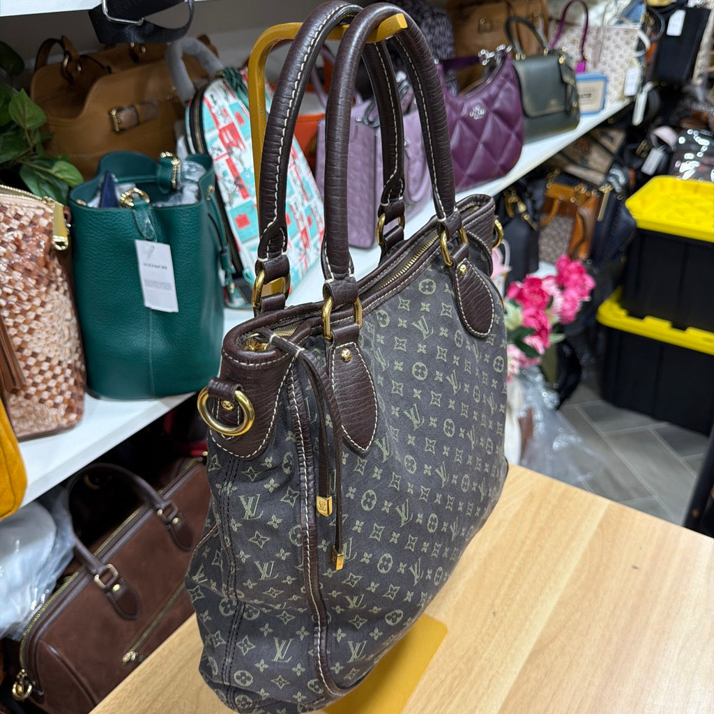 Louis Vuitton Idylle Elegie Fusain side with handles and cinch cord
