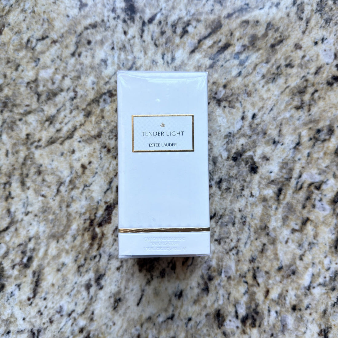 Estée Lauder Tender Light Eau de Parfum bottle and box