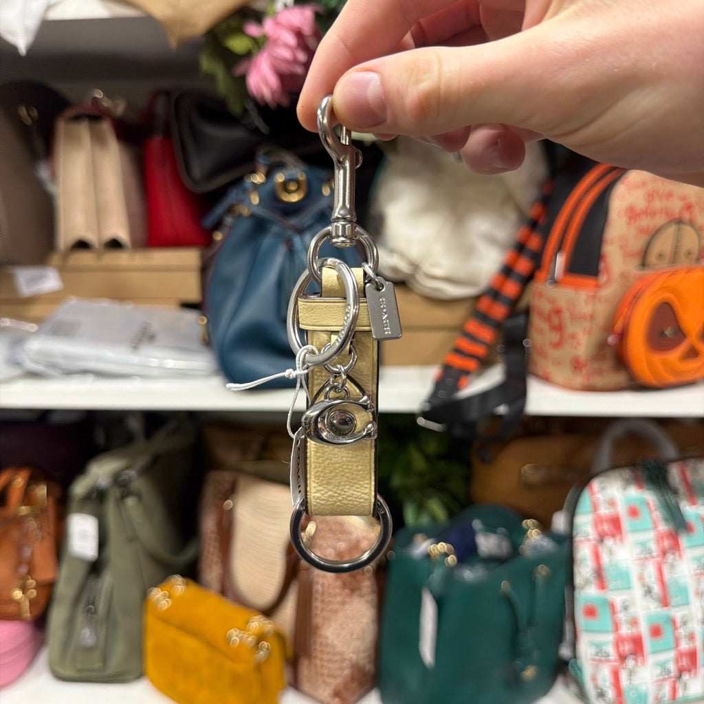 Coach Trigger Snap Bag Charm Key Fob CAU86 Pale Gold leather front
